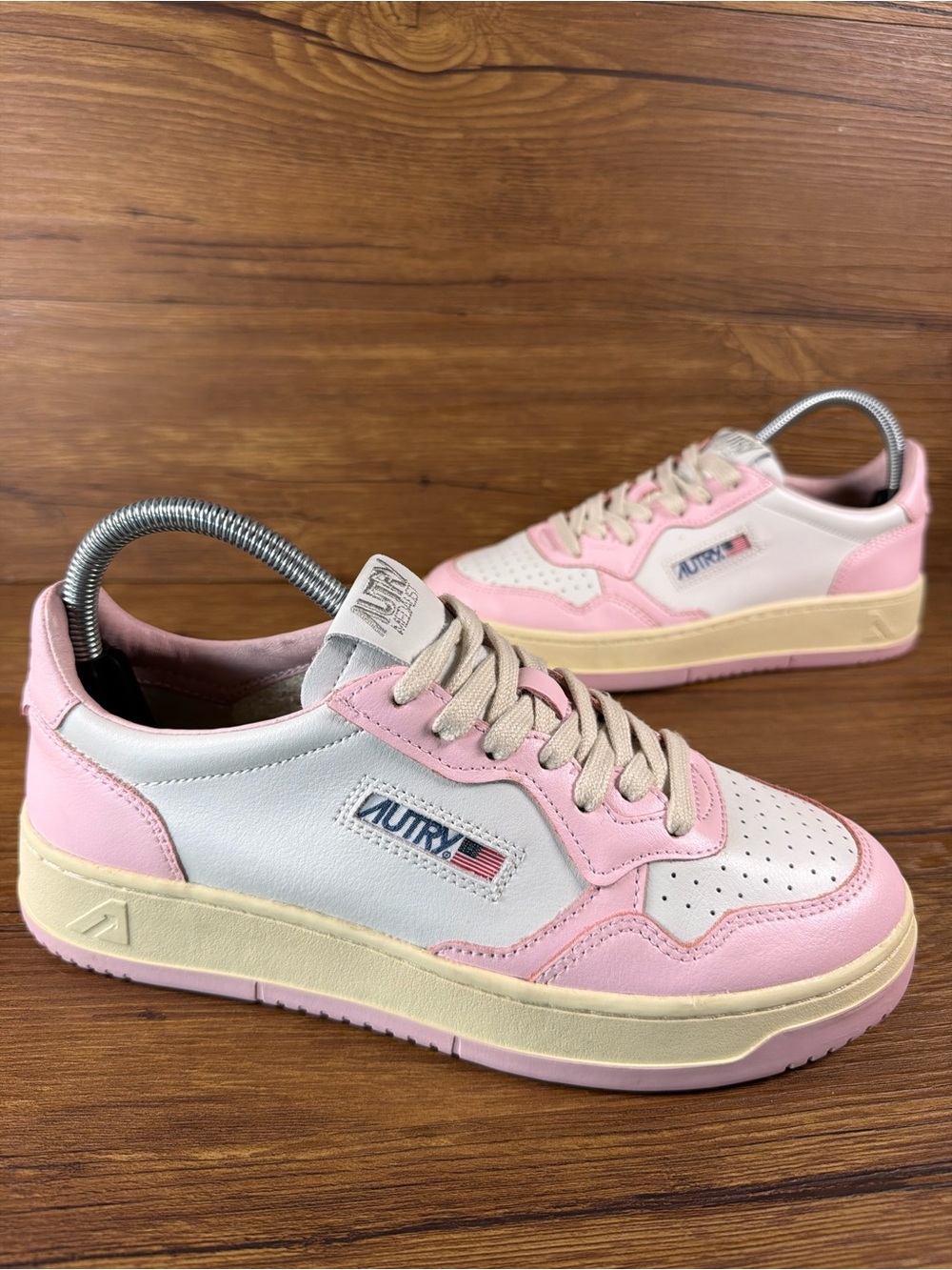 Autry Medalist Low Leather Sneakers Women’s Size 8.5 (39) Shoes